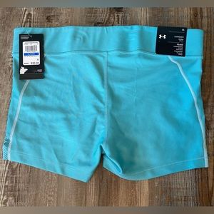 Women’s XL Under Armour training shortie shorts. NWT